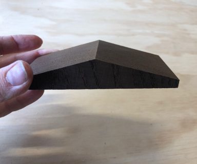 Präzition trifft Handwerk: Eine außergewöhnliche Saunadecke aus Thermo-Esche